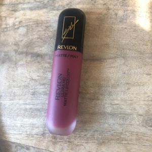 Revlon x Sofia Carson, Ultra HD Matte Lipcolor, Color-Wish, #695, New & Sealed - Picture 1 of 4