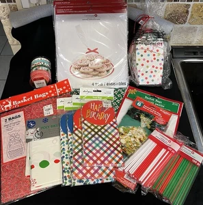 Big Lot~New Christmas Cookie Trays~Cupcake Boxes with Windows~Treat Bags - Picture 1 of 11