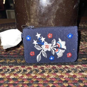 NEU MIT ETIKETT Vera Bradley klassische marineblaue Stickerei ikonisches Reißverschluss Ausweisetui Schlüsselring kleine Geldbörse - Bild 1 von 2