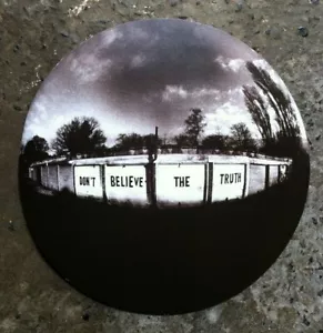 RARE Oasis - Don't Believe The Truth - Round Promo Card 1990s Memorabilia - Bild 1 von 2