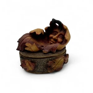 Anthropomorphic Smiling Oak Leaf Trinket Box Vintage Whimsical Resin Art - Picture 1 of 5