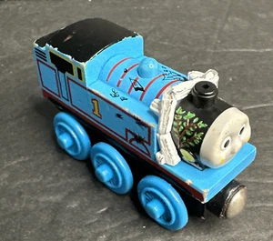 Holzeisenbahn Thomas Der Zug kommt zum Frühstück Panzer Lok Freunde - Bild 1 von 7