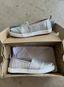 Tom’s For Girls Y13 Silver Glitter - Picture 1 of 2