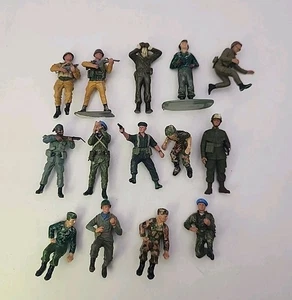 Vintage Plastic HandPainted 2" Army Men Soldiers Lot of 14 Vietnam WW2 Miniature - Picture 1 of 8