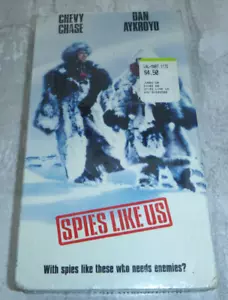 SPIES LIKE US (VHS, 1998) Chevy Chase, Dan Aykroyd Video BRAND NEW SEALED - Imagen 1 de 3