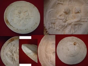 ASSIETTE DECORATIVE EN RELIEF DROGUERIE R. ALBERT FECAMP EN PLATRE - Imagen 1 de 1