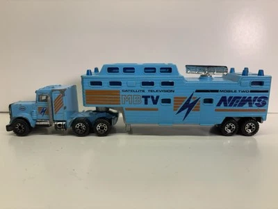 Vintage 1981 Matchbox Peter Built Cab With Low Bed Mobile News Truck Trailer - Image 1 of 4