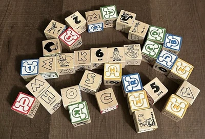 Bloques de madera Disney números del alfabeto de Mickey Mouse (34) juego incompleto usado Foto 1 de 4