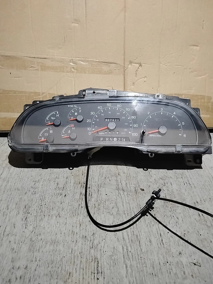 1999 - 2002 FORD F250 F350 INSTRUMENT CLUSTER SPEEDOMETER / XC3F10C956AC - Image 1 of 4