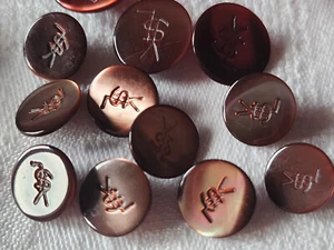 Lot 12 boutons vintage en nacre Yves saint laurent marron /rouge ref 2371 - Bild 1 von 7
