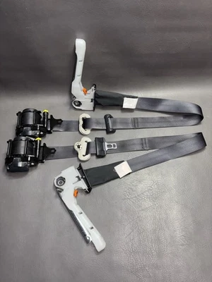 16-19 CINTURONES DE SEGURIDAD DELANTEROS NISSAN SENTRA CINTURONES DE SEGURIDAD NEGROS CONDUCTOR PASAJERO DELANTERO OEM Foto 1 de 4