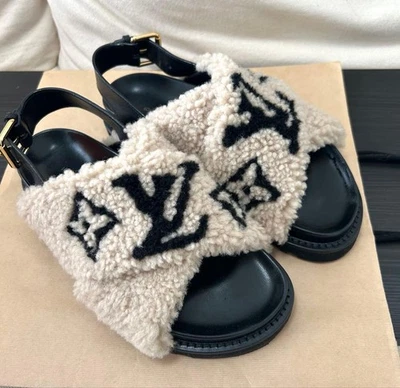 Sandalias LOUIS VUITTON Logo Bordado Otoño Invierno 36.5 De Japón Foto 1 de 4