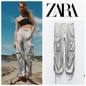 Pantalones de carga Zara marrón caqui efecto satinado bolsillo lateral ajuste pierna ~ XS M3020 - Imagen 1 de 17