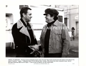T578  Tony Curtis Menahem Golan Lepke 1975 8 x 9 1/2 vintage photograph - Picture 1 of 1