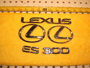 Lexus 1997 ES300 sedan Rear deck lid /hood CHROME plastic OEM 4 Emblems,NOT GOLD - Bild 1 von 12