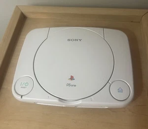 Consola Sony Playstation 1 PS One PS1 Mini Delgada Solo SCPH-101 Para Piezas/Reparación - Imagen 1 de 7