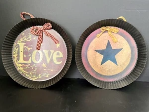 Set Of 2 9.5”Primitive Decorative Pie Tin Wall Hangings With Prim Ribbon Hangers - Picture 1 of 4