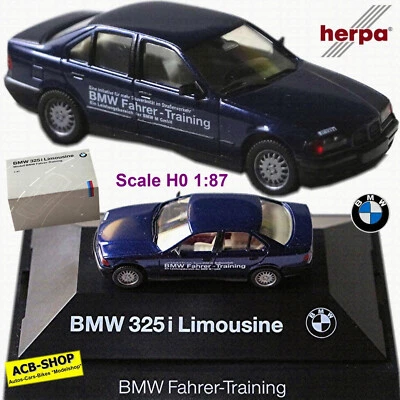 BMW 325i Limousine E36/4 Fahrer-Training Bleu Ile Maurice Metallic 1:87 Herpa - Photo 1/4