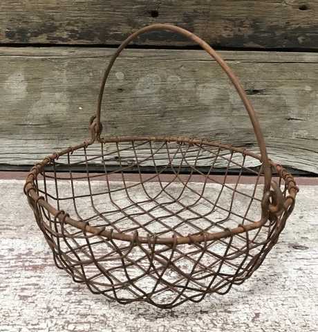 Rusty Wire Egg Basket with Handle, 9" Diameter Cover