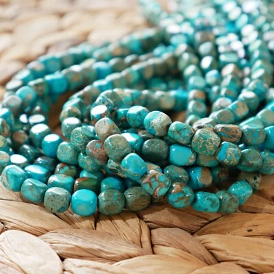 NELLYS Impressionen Jaspis Edelstein Perlen Nuggets ca. 5x8mm Würfel türkis - Bild 1 von 3