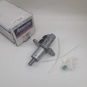 Brake Master Cylinder For Audi A4 ,A4 Quattro 2002 2003 2004 2005 2006 2007 2008 - Picture 1 of 4