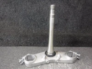 07 Kawasaki Ninja ZZR600 ZZR 600 Lower Triple Tree Clamp 62D - Picture 1 of 5