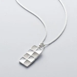 Japanese Traditional Handicraft by Ken Izumi (Asakusa) (Pendant) (Four Checkers) - Picture 1 of 6