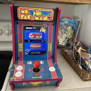 Arcade1Up Ms Pac-Man Joystick Countercade per 2 giocatori - Foto 1 di 18