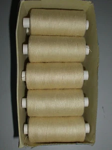   1 Rolle 400 m polyester Nähgarn Stärke 50 Farbe  Beige (n 96   (0,02€ /1 m) - Picture 1 of 1