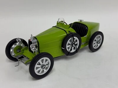 Modelo Norev 1/12 de Bugatti T35 en forma verde 1925 Foto 1 de 4