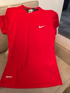 Medium mens dryfit t shirt - Picture 1 of 2
