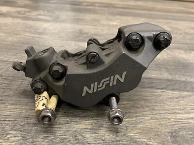 Pinza de freno delantera izquierda Honda 2002-2004 CB900F 919 Hornet OEM NISIN Foto 1 de 4