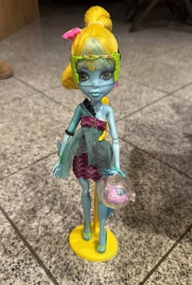 MONSTER HIGH 13 Wishes Lagoona Blue W/pet, Fishbowl, & Stand READ - Image 1 of 4