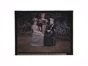 3 Women In A Garden 1914 Lumier Autochrome Colour Slide By Cox - Foto 1 di 1