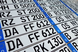 ORIGINAL German License Plate Jaguar Isuzu Infinity Hyundai Honda GMC Ford Acura - Picture 1 of 2