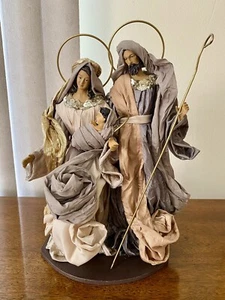 Natività di Natale set unico pezzo Giuseppe Maria bambino Gesù in abiti di tessuto - Foto 1 di 6