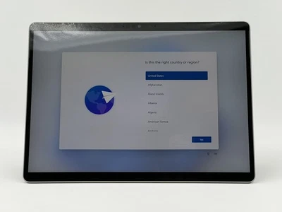 Microsoft Surface Pro 9 13" - Intel Evo Platform Core i5 - 8GB RAM - 256GB SSD - Image 1 of 4