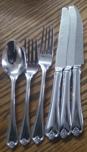 Reed & Barton Rosecliff 18/10, 6 Pc incl 1 steak knife,1 dinner& 1 Salad fork A5 - Picture 1 of 3