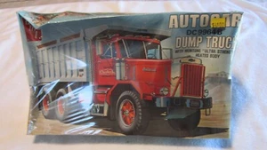 AMT AUTOCAR DUMP TRUCK 1/25 SCALE SEMI TRACTOR MODEL KIT - Picture 1 of 5