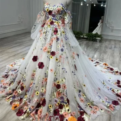 Vestidos de novia multicolores con flores 3D cuello corazón tren barrido vestido de novia Foto 1 de 4