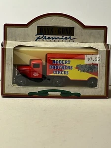Lledo Days Gone 1935 Ford Semi Truck, Roberts Brothers Circus with Box - Picture 1 of 11