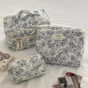 2024 Vintage Flower Quilting Women Makeup Bag Portable Zipper Cosmetic Travel or - Picture 1 of 27