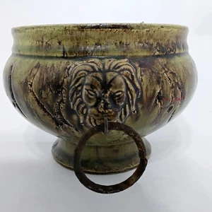 Vintage rustikale glasierte Jardinière Schale - Löwenkopf Griffe mit Patina Eisen Ringe  - Bild 1 von 8
