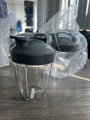 Juego de tazas Nutribullet de 18 oz con tapa abatible para llevar (paquete de 2) Foto 1 de 4