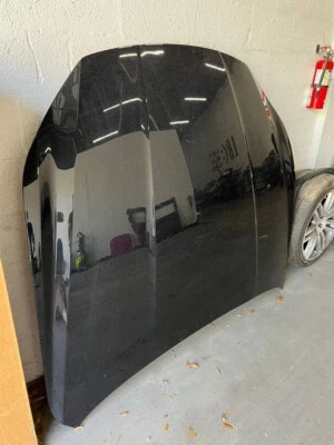 Оригинальный передний капот Maserati Ghibli — номер детали 670031766 - Изображение 1 из 4