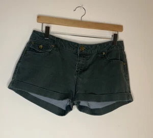 Arden B Women's Shorts Size 8 Forest Green Cuffed Pockets Summer Wardrobe Staple - Picture 1 of 2