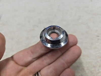 Tuerca limpiaparabrisas cromada Chevrolet Corvair 1965-1968 3862380 Chevy 1966 1967 Foto 1 de 4