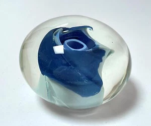 PHILIP STOKES FREEFORMED AUSTRALIAN ART GLASS PAPERWEIGHT SIGNED EARLY EXAMPLE - Picture 1 of 7