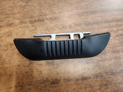 Briggs & Stratton Lawn Tractor Engine Model 21B807 Blower Housing Latch 697419 - Image 1 of 4