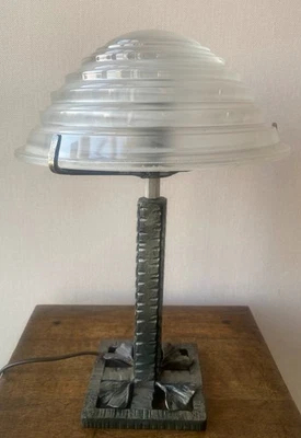 Lampe à poser pied art déco fer forgé motif feuilles de gingko abat- jour verre - Photo 1/4